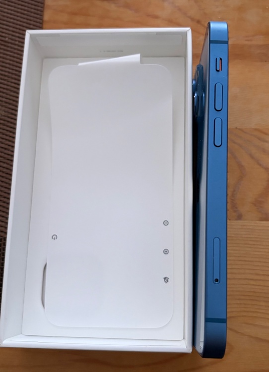 iPhone 13 mini 128GB Softbank（スマホ）の商品画像 - 査定依頼日：2026年2月21日 - 最高査定価格：33,000円