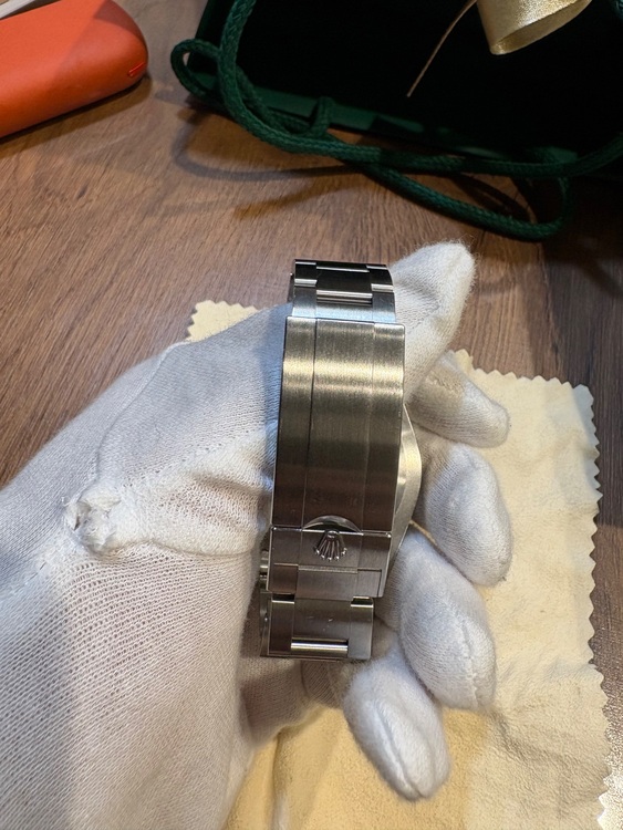 ロレックス シードゥエラー 12660（高級時計）の商品画像 - 査定依頼日：2025年6月17日 - 最高査定価格：1,800,000円