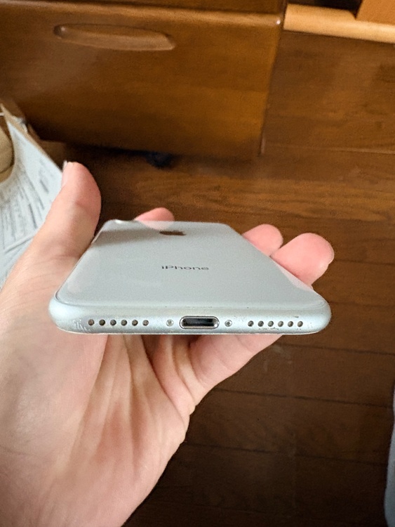 iPhone 8（スマホ）の商品画像 - 査定依頼日：2026年5月3日 - 最高査定価格：2,000円