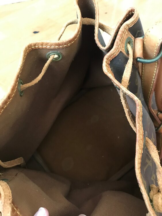 ルイヴィトン  巾着（ブランドバッグ）の商品画像 - 査定依頼日：2025年5月25日 - 最高査定価格：30,000円