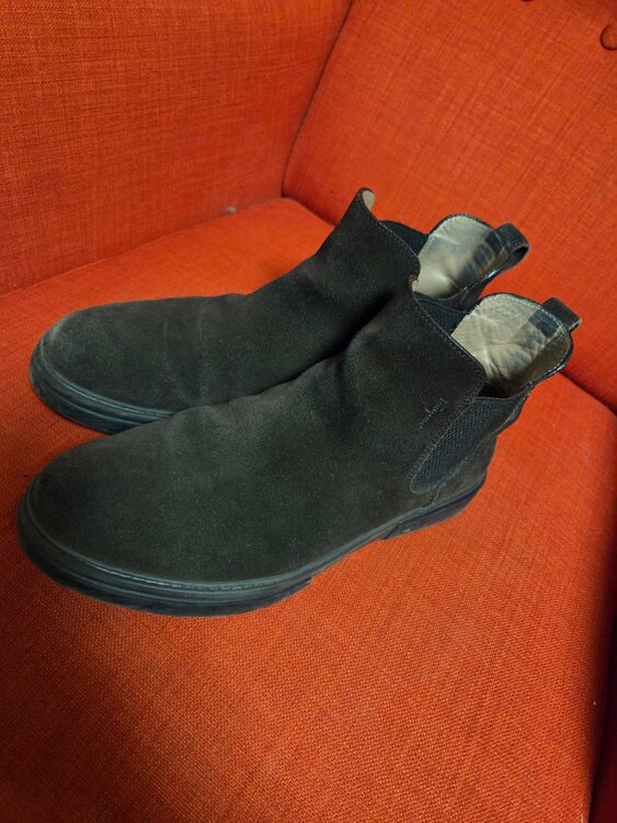 サルバトーレフェラガモサイドゴアブーツスエード（古着・ファッション）の商品画像 - 査定依頼日：2026年2月26日 - 最高査定価格：3,000円