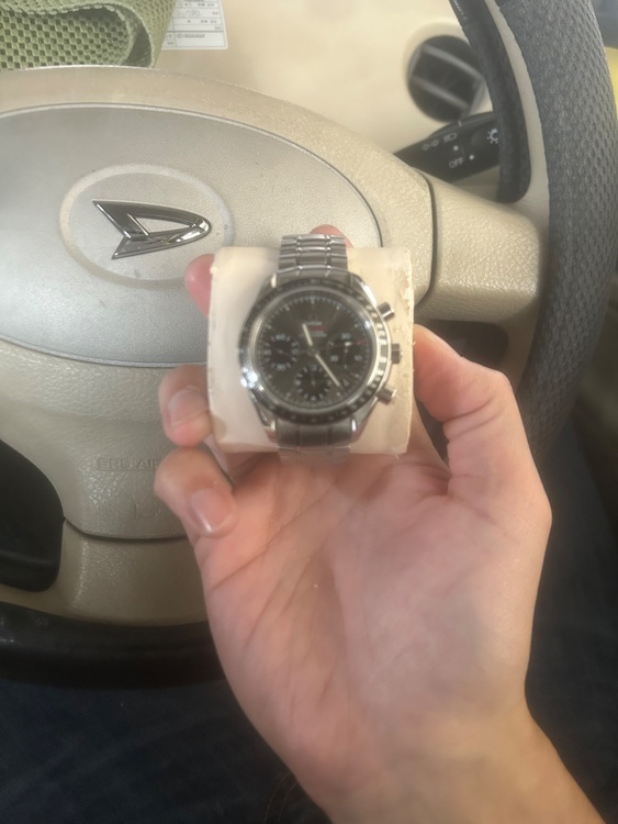 オメガ スピードマスター 3233040400600（高級時計）の商品画像 - 査定依頼日：2026年4月6日 - 最高査定価格：430,000円