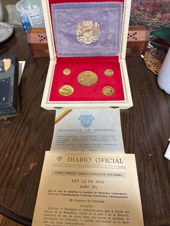 エチオピア皇帝記念6枚金貨　コロンビア1966年記念6枚コインユーゴスラビア19（金・貴金属）の商品画像 - 査定依頼日：2026年5月9日 - 最高査定価格：9,200,000円