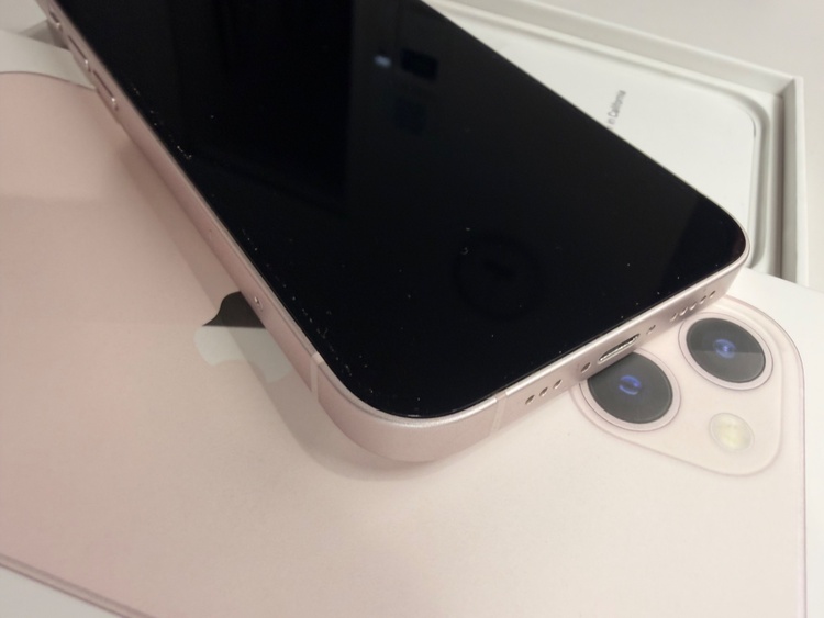 iPhone13ピンク256GB（スマホ）の商品画像 - 査定依頼日：2026年8月29日 - 最高査定価格：45,000円