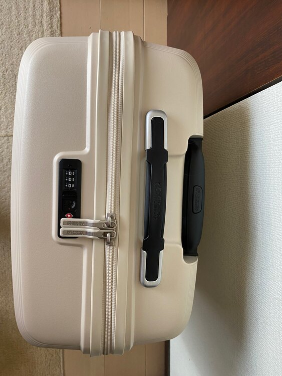 アメリカンツーリスター スーツケースGH1*88033SPINNER66/24（古着・ファッション）の商品画像 - 査定依頼日：2025年4月29日 - 最高査定価格：500円