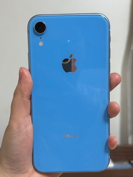 iPhoneXR 64GB au（スマホ）の商品画像 - 査定依頼日：2025年11月24日 - 最高査定価格：18,000円