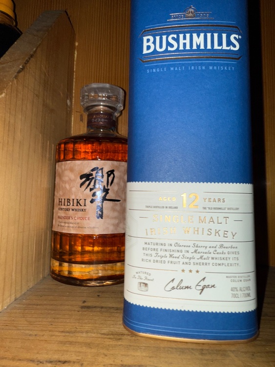 ウイスキー サントリー響 （お酒）の商品画像 - 査定依頼日：2025年9月5日 - 最高査定価格：12,500円