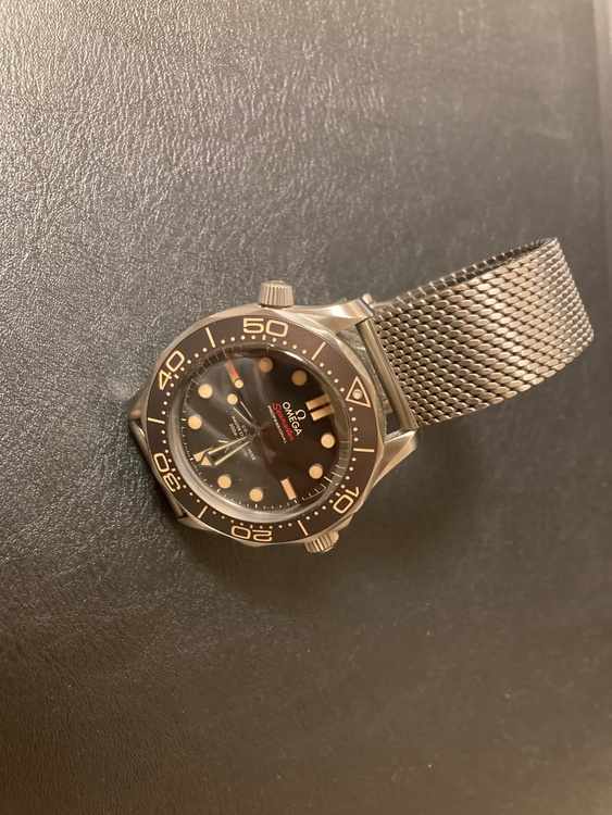 ダイバー300M 007エディション（高級時計）の商品画像 - 査定依頼日：2025年12月25日 - 最高査定価格：1,050,000円