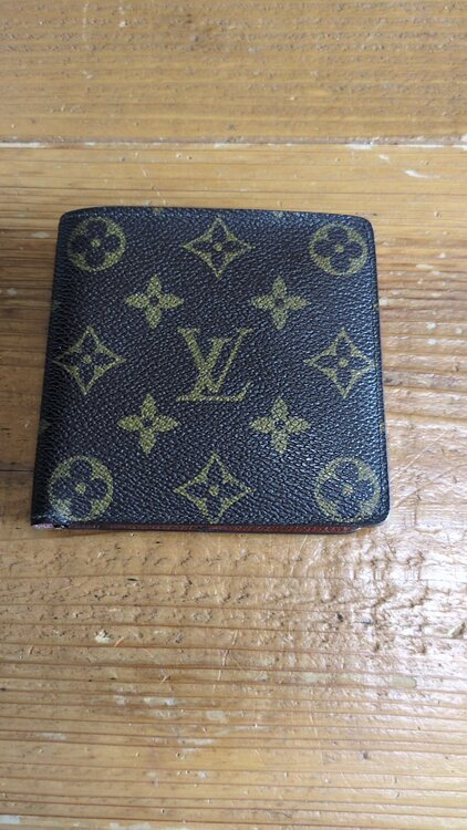 財布（ブランド財布・小物）の商品画像 - 査定依頼日：2026年4月1日 - 最高査定価格：3,000円