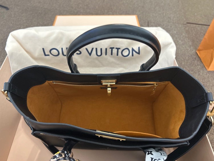 ルイヴィトン ルイヴィトン(その他) （ブランドバッグ）の商品画像 - 査定依頼日：2025年6月8日 - 最高査定価格：300,000円