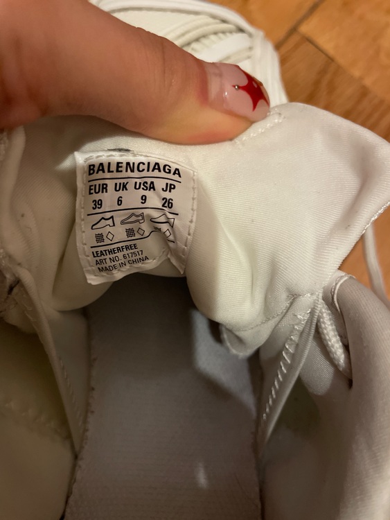 バレンシアガ  （ブランドバッグ）の商品画像 - 査定依頼日：2025年6月2日 - 最高査定価格：20,000円