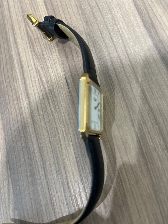 手巻きスクエア時計（高級時計）の商品画像 - 査定依頼日：2025年10月27日 - 最高査定価格：13,000円