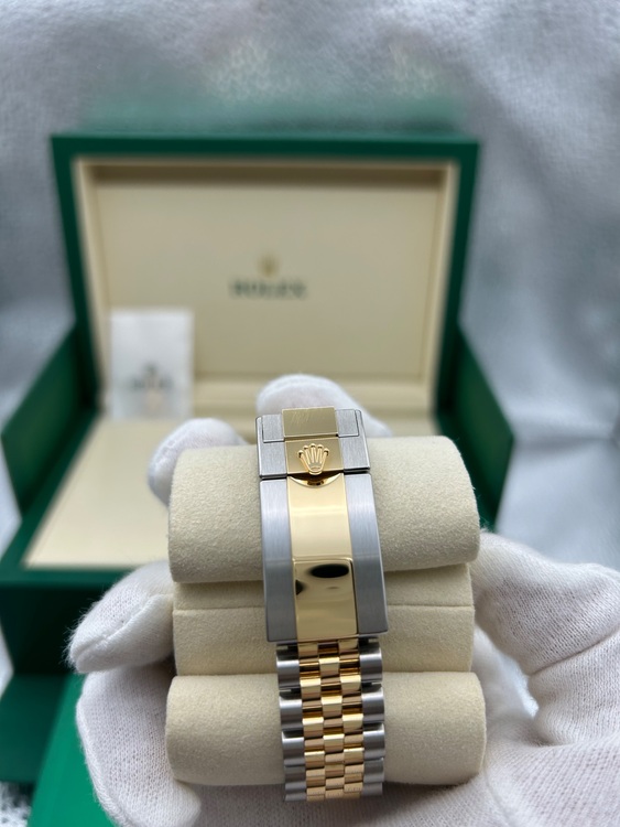 GMTマスターⅡ コンビ（高級時計）の商品画像 - 査定依頼日：2025年6月14日 - 最高査定価格：3,180,000円