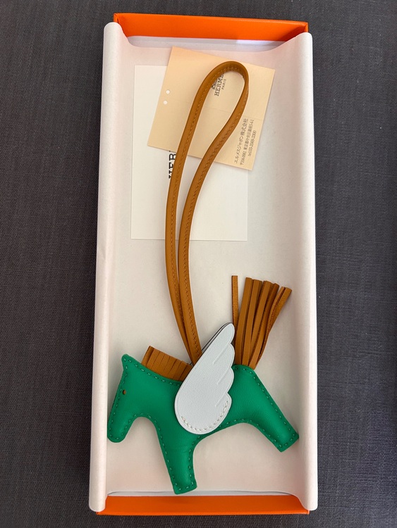 チャーム　ロデオペガサスPM（ブランド財布・小物）の商品画像 - 査定依頼日：2025年9月6日 - 最高査定価格：36,000円