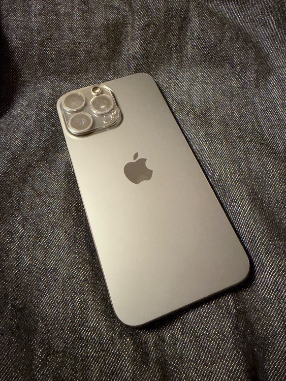 iPhone iPhone 15 Pro Max 256GB au（スマホ）の商品画像 - 査定依頼日：2026年10月15日 - 最高査定価格：109,500円
