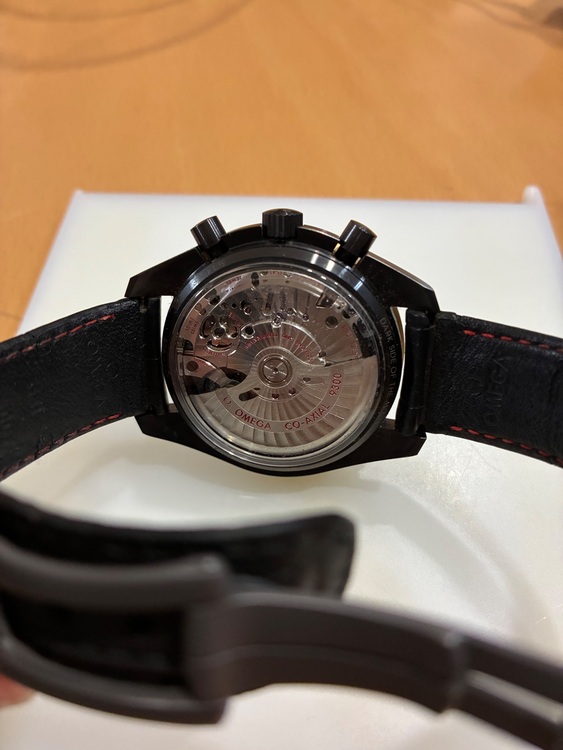 OMEGA　スピードマスター ダーク・サイド・ オブ・ザ・ムーン（高級時計）の商品画像 - 査定依頼日：2025年11月21日 - 最高査定価格：100,000円