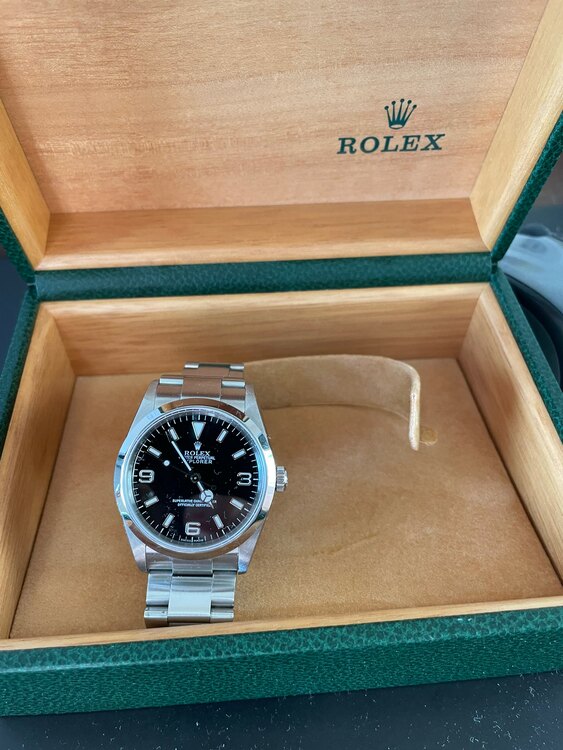 ロレックス エクスプローラー RX114270（高級時計）の商品画像 - 査定依頼日：2025年3月30日 - 最高査定価格：700,000円