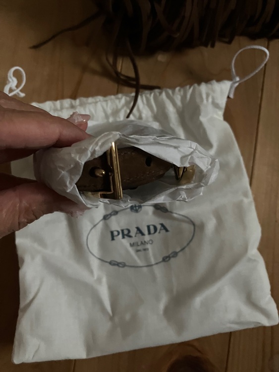 プラダ（ブランドバッグ）の商品画像 - 査定依頼日：2025年10月9日 - 最高査定価格：400,000円