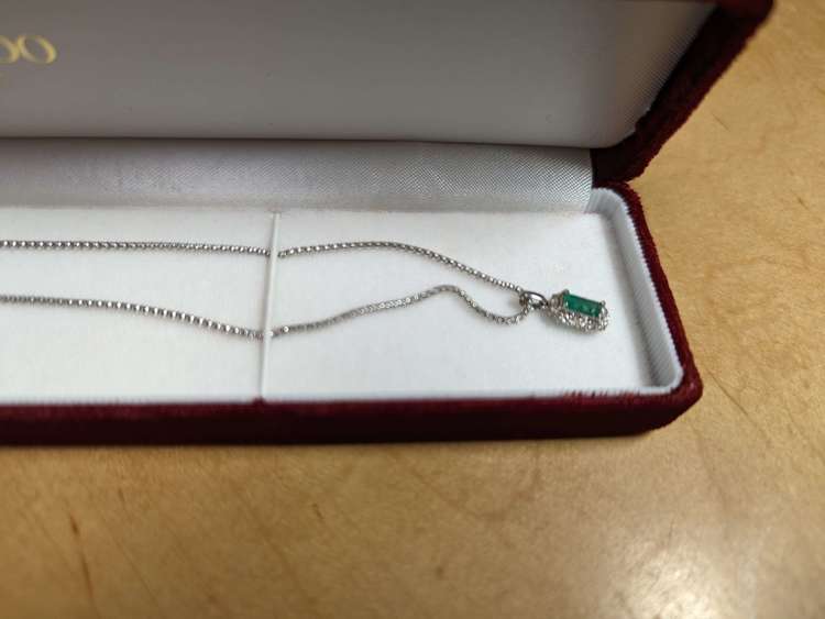エメラルドネックレス（宝石）の商品画像 - 査定依頼日：2023年4月8日 - 最高査定価格：150,000円