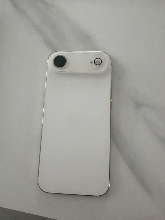 iPhone iPhone Air 256GB docomo（スマホ）の商品画像 - 査定依頼日：2026年6月4日 - 最高査定価格：95,000円