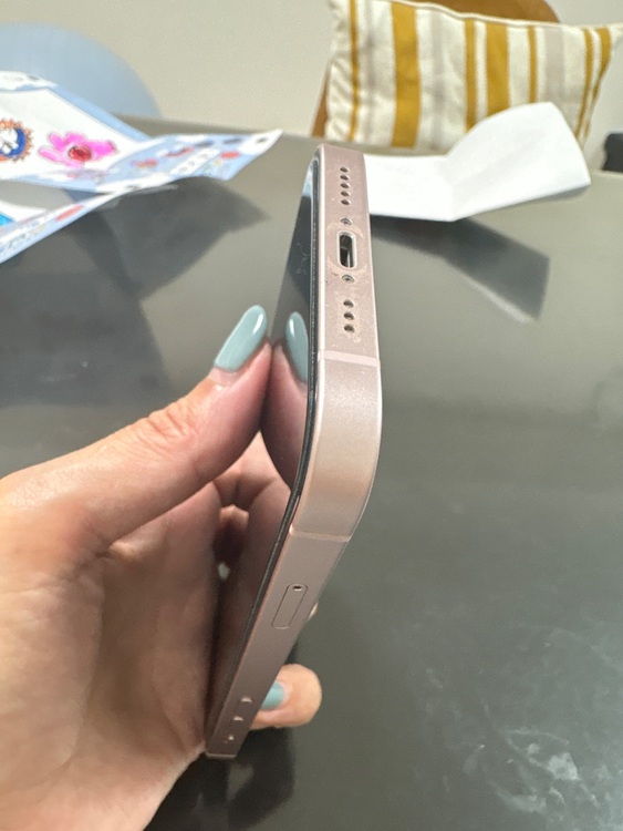 iPhone 13 256GB SIMフリー（スマホ）の商品画像 - 査定依頼日：2025年7月31日 - 最高査定価格：48,000円