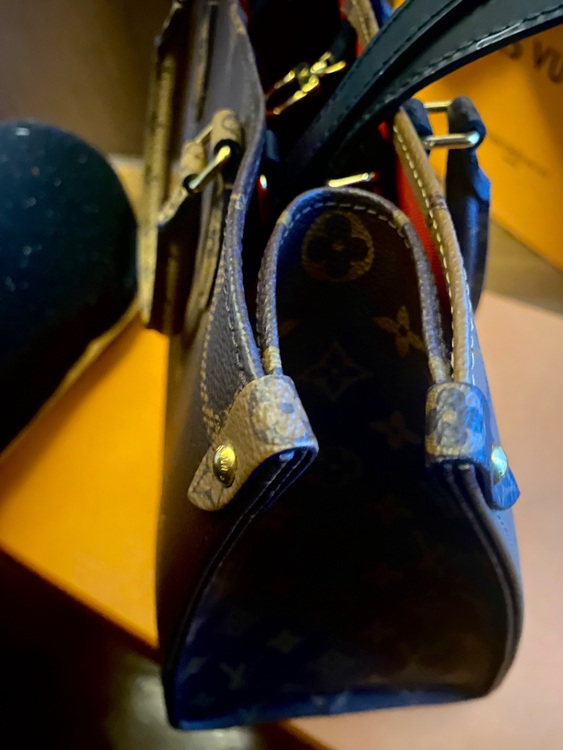 ルイヴィトン モノグラム （ブランドバッグ）の商品画像 - 査定依頼日：2025年11月24日 - 最高査定価格：250,000円