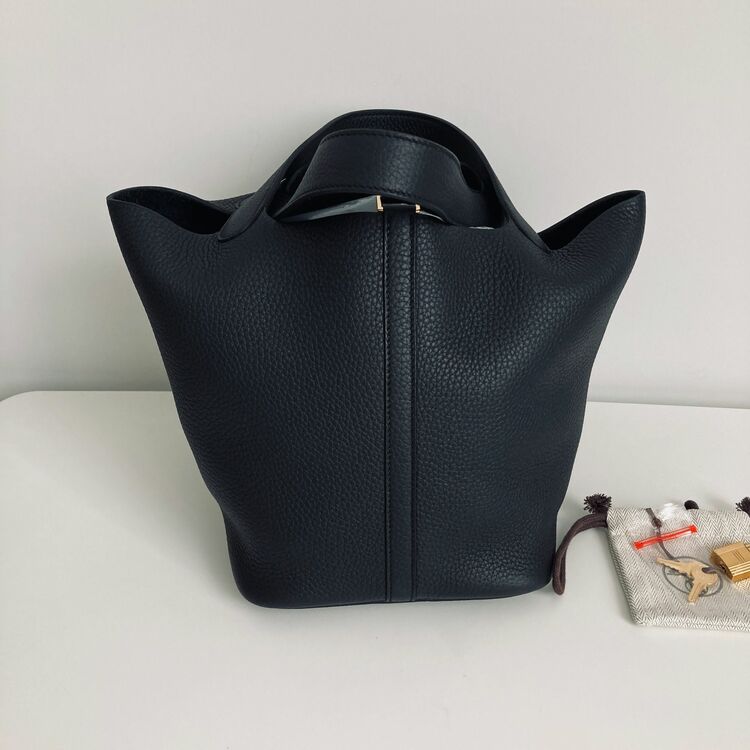 ピコタン 22cm（ブランドバッグ）の商品画像 - 査定依頼日：2025年8月22日 - 最高査定価格：580,000円