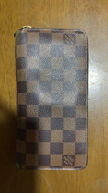 ジッピーウォレット（ブランド財布・小物）の商品画像 - 査定依頼日：2025年9月17日 - 最高査定価格：7,000円