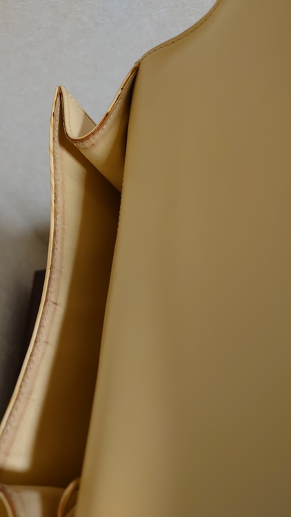 ショルダーバッグ（ブランドバッグ）の商品画像 - 査定依頼日：2022年4月14日 - 最高査定価格：22,000円