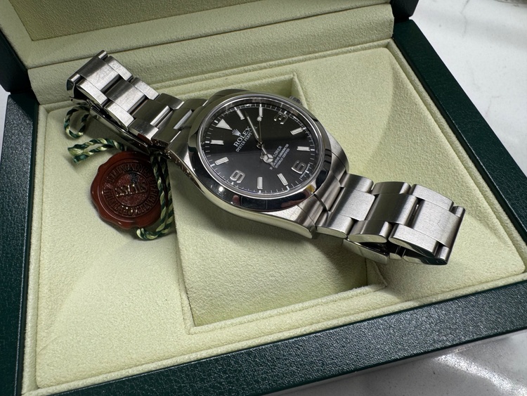 ロレックス エクスプローラー 21427（高級時計）の商品画像 - 査定依頼日：2026年1月27日 - 最高査定価格：1,190,000円