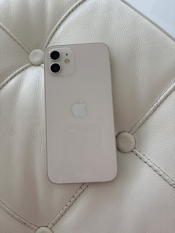 iPhone 12 128GB docomo（スマホ）の商品画像 - 査定依頼日：2026年4月18日 - 最高査定価格：25,000円