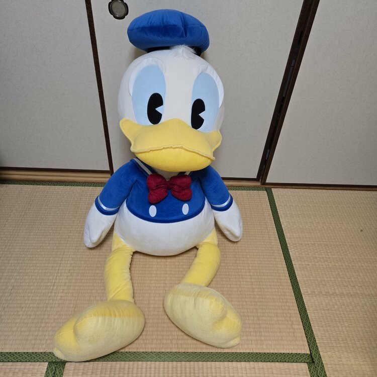 ドナルドダック　メガサイズ　ぬいぐるみ（その他のおもちゃ）の商品画像 - 査定依頼日：2026年4月11日 - 最高査定価格：1,000円