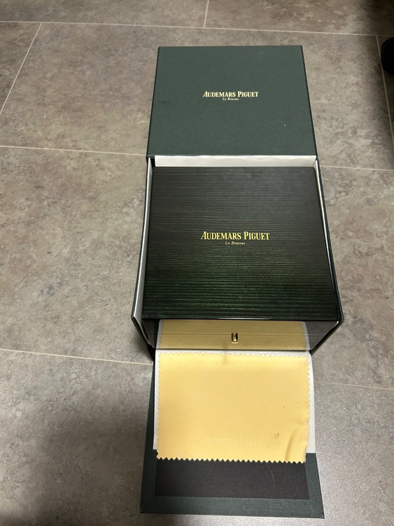 オーデマピゲ ロイヤルオーク J3494（高級時計）の商品画像 - 査定依頼日：2025年9月14日 - 最高査定価格：6,500,000円