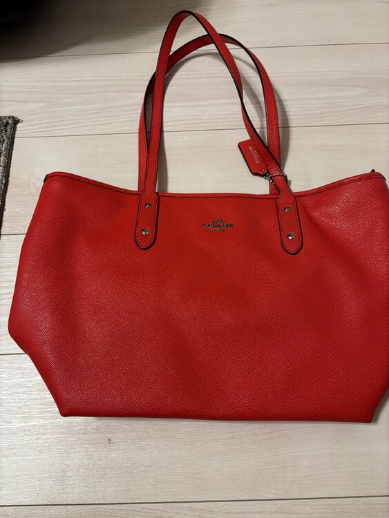 N2J1780-F58846（ブランドバッグ）の商品画像 - 査定依頼日：2025年3月31日 - 最高査定価格：4,000円