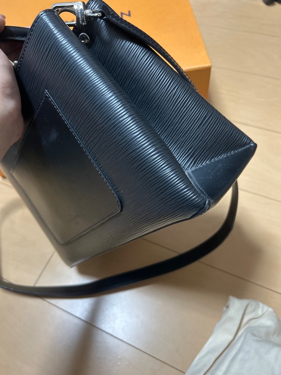 ルイヴィトン エピ （ブランドバッグ）の商品画像 - 査定依頼日：2025年9月28日 - 最高査定価格：300,000円