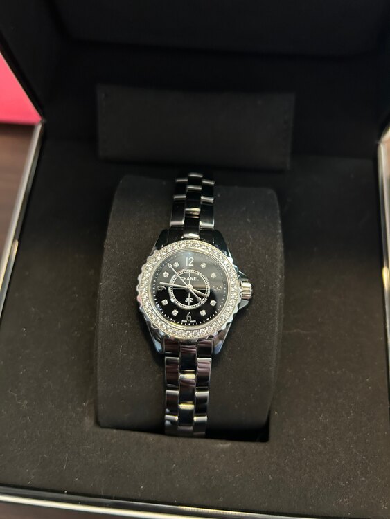 Ｊ12（高級時計）の商品画像 - 査定依頼日：2025年3月3日 - 最高査定価格：800,000円