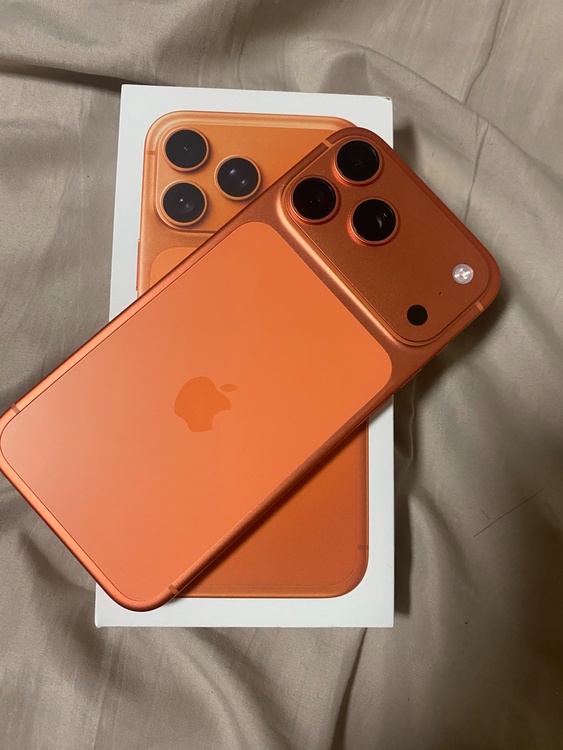 iPhone 17 Pro Max 256GB Softbank（スマホ）の商品画像 - 査定依頼日：2026年5月5日 - 最高査定価格：165,000円