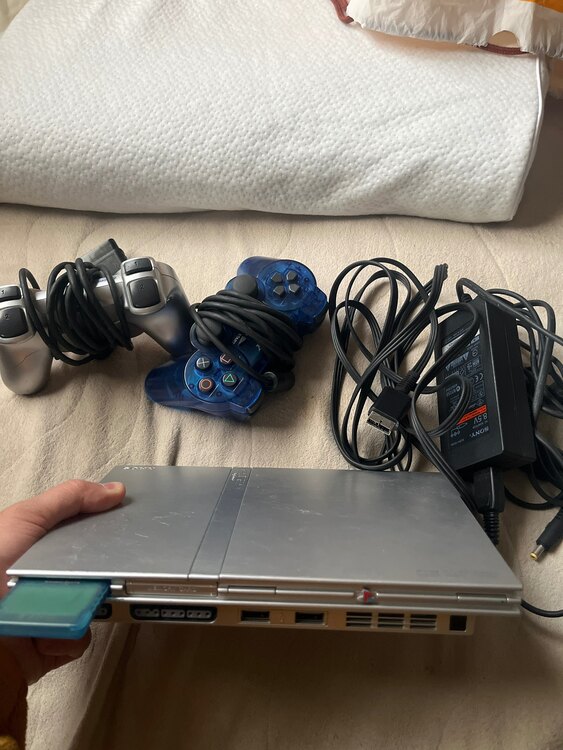 プレステ2（ゲーム機本体・ゲームソフト）の商品画像 - 査定依頼日：2025年5月1日 - 最高査定価格：3,000円
