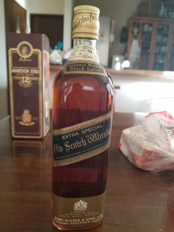 ウイスキー ジョニーウォーカー （お酒）の商品画像 - 査定依頼日：2026年1月25日 - 最高査定価格：3,000円