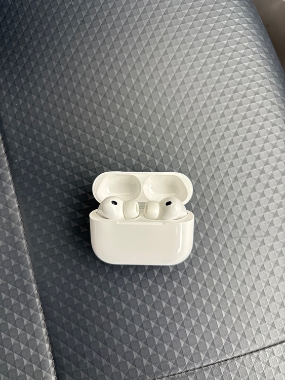 AirPods Pro3（オーディオ・スピーカー）の商品画像 - 査定依頼日：2026年8月7日 - 最高査定価格：14,100円