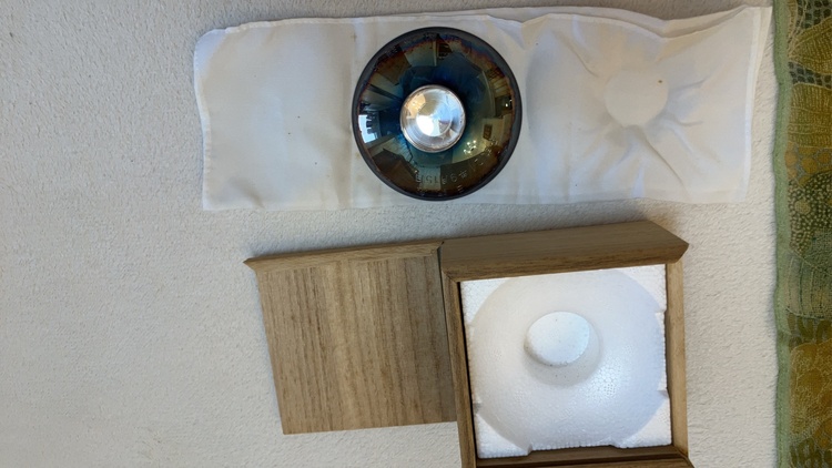 内閣総理大臣から送られた純銀製の銀杯（美術品・骨董品）の商品画像 - 査定依頼日：2026年2月26日 - 最高査定価格：10,000円