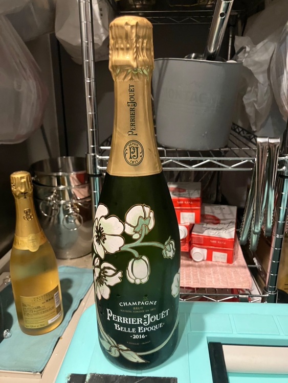 シャンパン ペリエ・ジュエ （お酒）の商品画像 - 査定依頼日：2025年6月29日 - 最高査定価格：17,500円
