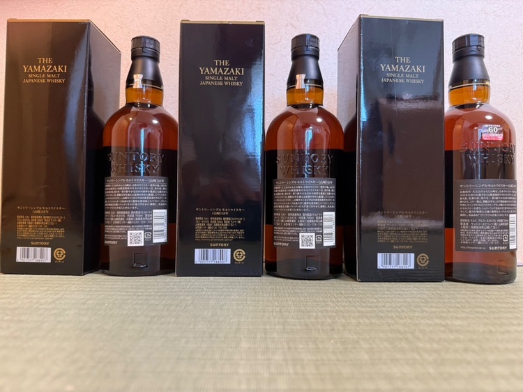 サントリーシングルモルトウイスキー　　山崎18年　３本　（お酒）の商品画像 - 査定依頼日：2025年8月5日 - 最高査定価格：252,000円