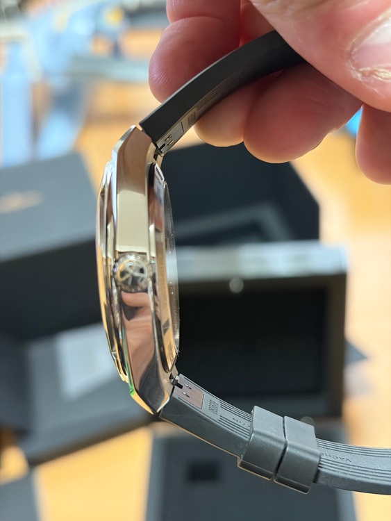 オーヴァーシーズ（高級時計）の商品画像 - 査定依頼日：2025年12月2日 - 最高査定価格：3,600,000円