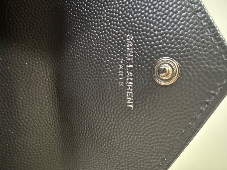 イブサンローラン  （ブランドバッグ）の商品画像 - 査定依頼日：2025年6月19日 - 最高査定価格：42,000円