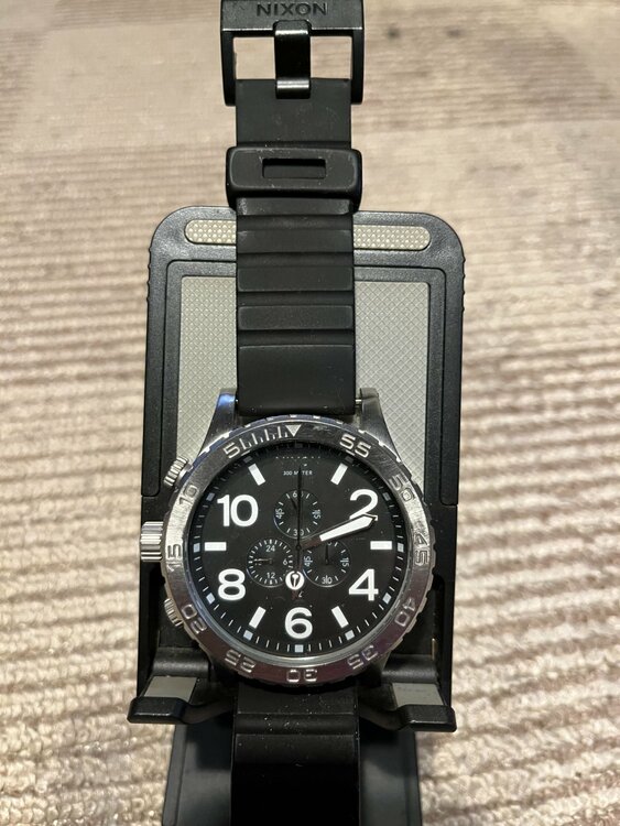 NIXONクロノグラフ4点（高級時計）の商品画像 - 査定依頼日：2026年3月22日 - 最高査定価格：10,000円