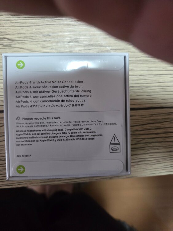 AirPods4（オーディオ・スピーカー）の商品画像 - 査定依頼日：2026年4月2日 - 最高査定価格：13,000円