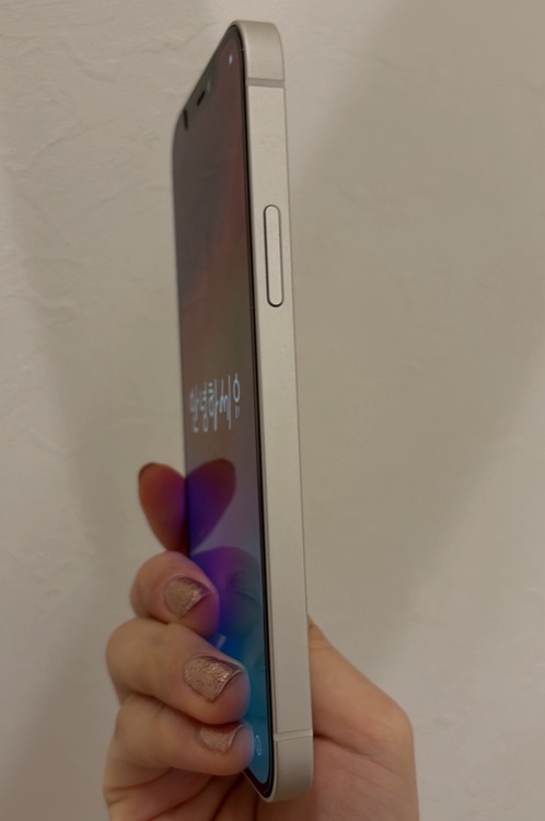 iPhone12 ホワイト（スマホ）の商品画像 - 査定依頼日：2026年5月24日 - 最高査定価格：23,000円