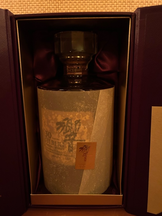 ウイスキー サントリー響 （お酒）の商品画像 - 査定依頼日：2026年1月4日 - 最高査定価格：540,000円