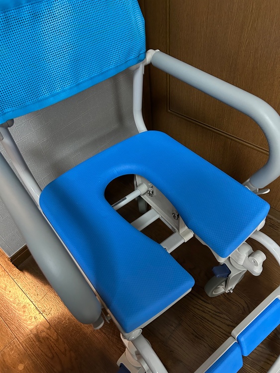 商品: シャワーチェア自在V 型番: SWR152SAL(U型シート)（介護用品）の商品画像 - 査定依頼日：2026年2月10日 - 最高査定価格：3,000円